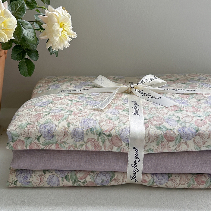 91家纺网 家纺一手货源 找家纺 麦伦 2024春夏新品全棉有氧双层纱印花系列四件套-叠拍图（2） 粉郁