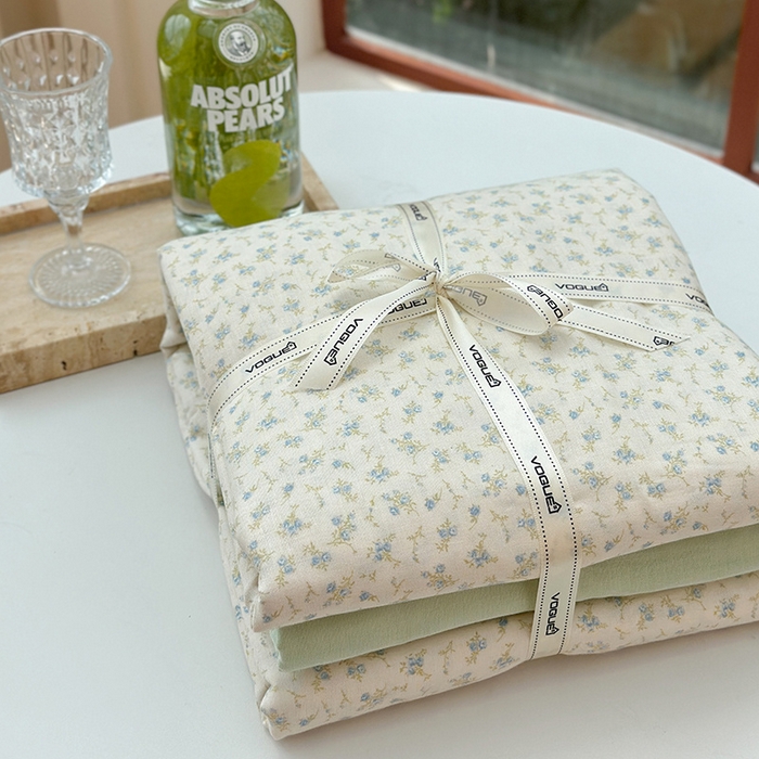 91家纺网 家纺一手货源 找家纺 麦伦 2024春夏新品全棉有氧双层纱印花系列四件套-叠拍图（2） 春山集