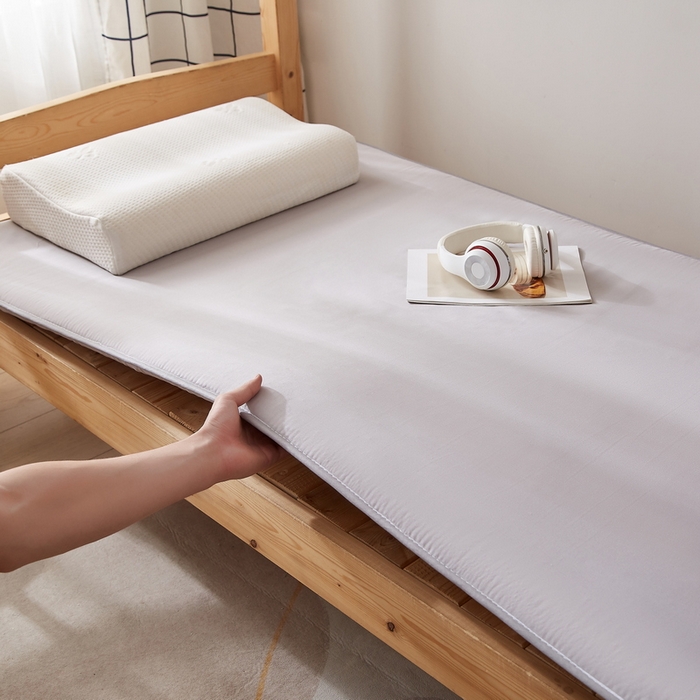 91家纺网 家纺一手货源 找家纺 招财狼 2024新款水洗棉硬质棉学生床垫 灰色