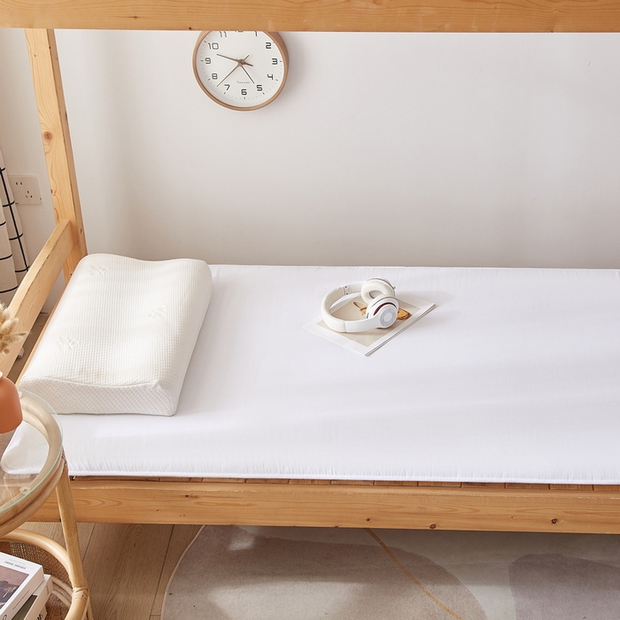 91家纺网 家纺一手货源 找家纺 招财狼 2024新款水洗棉硬质棉学生床垫 白色