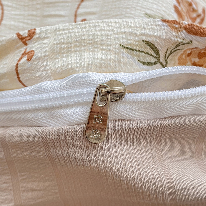 91家纺网 家纺一手货源 找家纺 优选良品 2025新款有氧提花云纱棉圆角吊边工艺款四件套学生三件套 玫瑰庄园