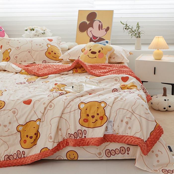 91家纺网 家纺一手货源 找家纺 一米阳光 2024新款卡通春夏棉加豆豆被 维尼熊棉加豆豆被