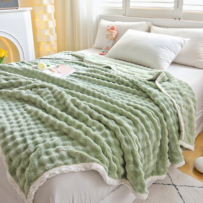 91家纺网 家纺一手货源 找家纺 启优家纺 2024新款仿兔毛泡泡绒毛毯兔兔绒毛毯法兰绒毛毯 绿色