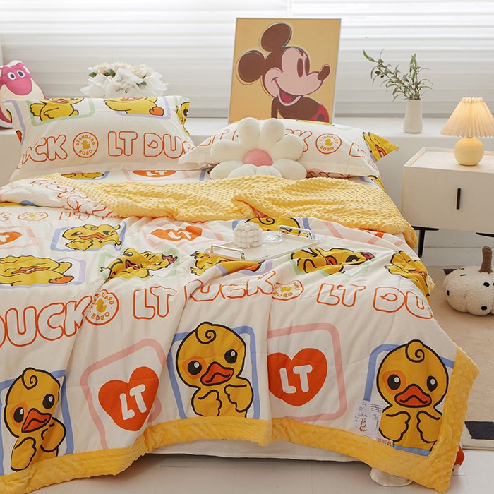 91家纺网 家纺一手货源 找家纺 一米阳光 2024新款卡通春夏棉加豆豆被 小黄鸭棉加豆豆被