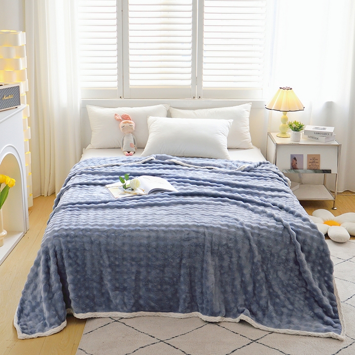 91家纺网 家纺一手货源 找家纺 启优家纺 2024新款仿兔毛泡泡绒毛毯兔兔绒毛毯法兰绒毛毯 灰蓝