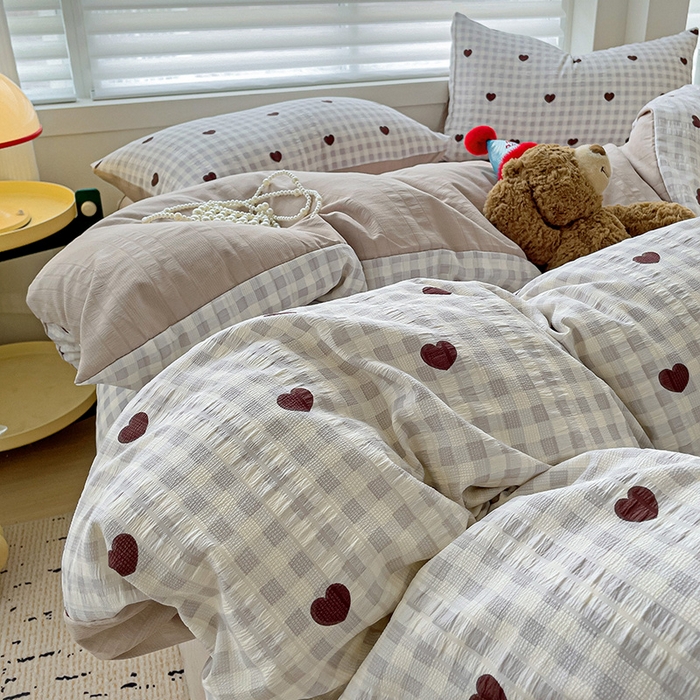 91家纺网 家纺一手货源 找家纺 优选良品 2025新款有氧提花云纱棉圆角吊边工艺款四件套学生三件套 恋爱风情