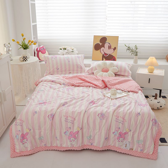 91家纺网 家纺一手货源 找家纺 一米阳光 2024新款卡通春夏棉加豆豆被 美乐蒂棉加豆豆被