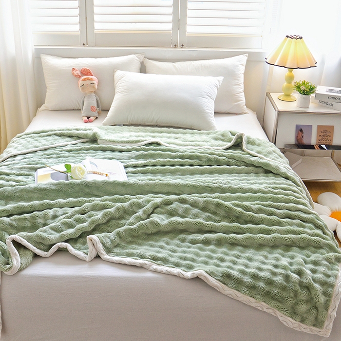 91家纺网 家纺一手货源 找家纺 启优家纺 2024新款仿兔毛泡泡绒毛毯兔兔绒毛毯法兰绒毛毯 绿色