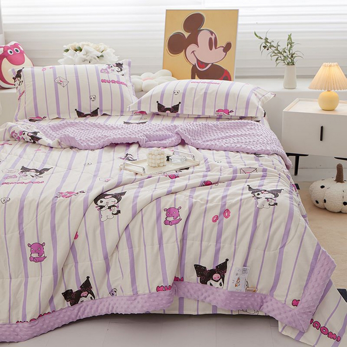 91家纺网 家纺一手货源 找家纺 一米阳光 2024新款卡通春夏棉加豆豆被 库洛米紫棉加豆豆被