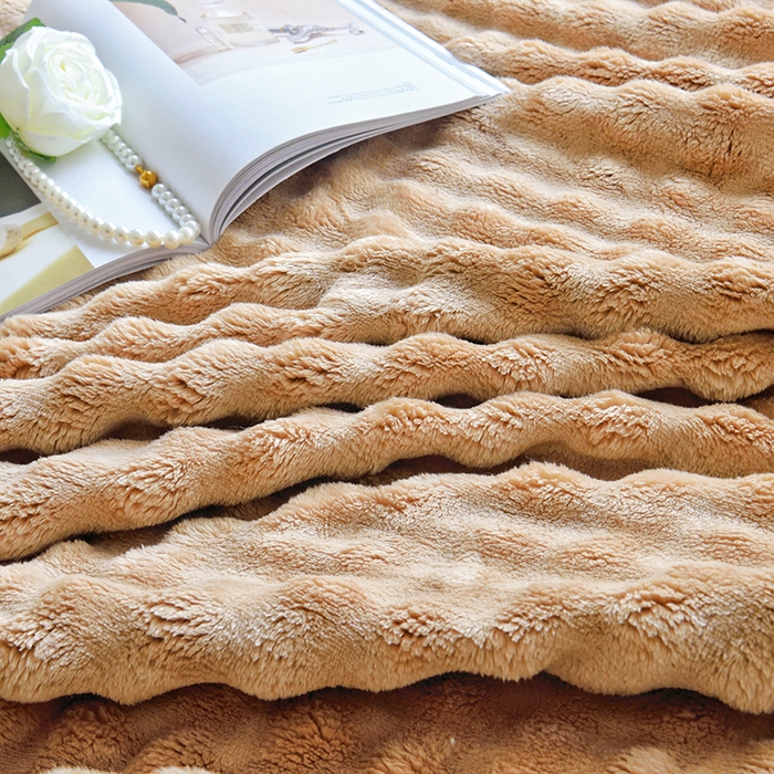 91家纺网 家纺一手货源 找家纺 启优家纺 2024新款仿兔毛泡泡绒毛毯兔兔绒毛毯法兰绒毛毯 驼色