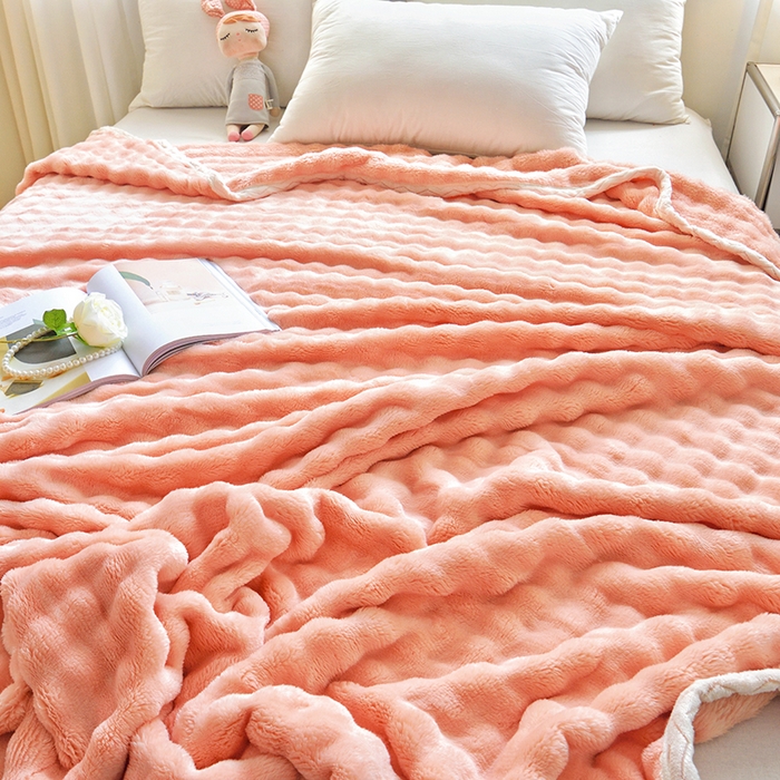 91家纺网 家纺一手货源 找家纺 启优家纺 2024新款仿兔毛泡泡绒毛毯兔兔绒毛毯法兰绒毛毯 粉色