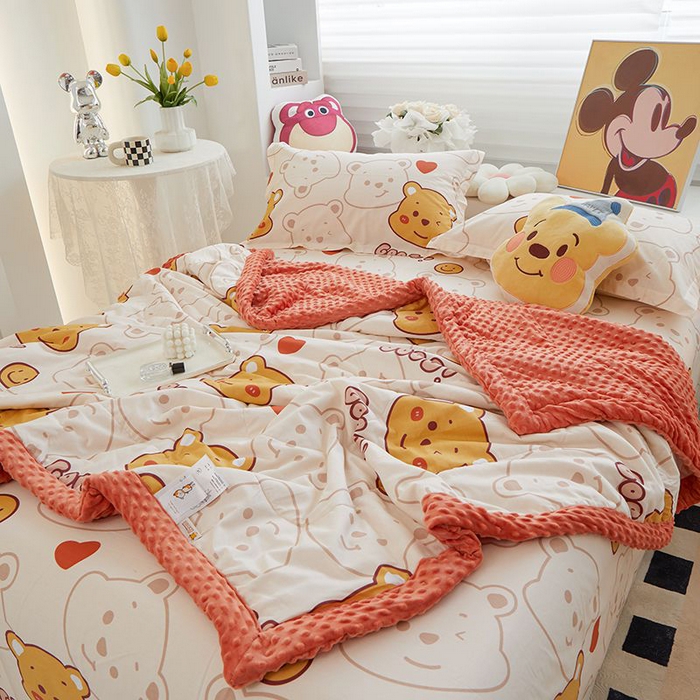 91家纺网 家纺一手货源 找家纺 一米阳光 2024新款卡通春夏棉加豆豆被 维尼熊棉加豆豆被