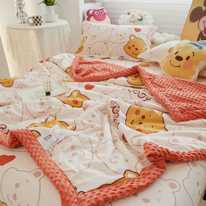 91家纺网 家纺一手货源 找家纺 一米阳光 2024新款卡通春夏棉加豆豆被 维尼熊棉加豆豆被