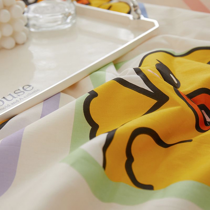 91家纺网 家纺一手货源 找家纺 一米阳光 2024新款卡通春夏棉加豆豆被 小黄鸭棉加豆豆被