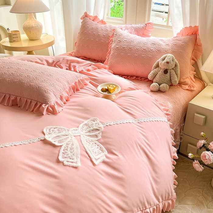 91家纺网 家纺一手货源 找家纺 唐人居 2025新款韩式花边蝴蝶结床盖四件套-浪漫满屋 浪漫满屋-浅粉