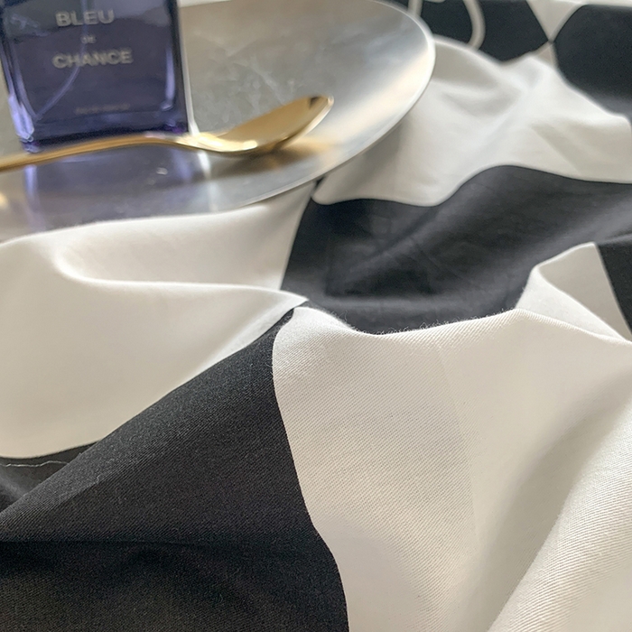 91家纺网 家纺一手货源 找家纺 朵希曼 2026新款全棉渐变色黑白系列四件套 棋盘格小熊