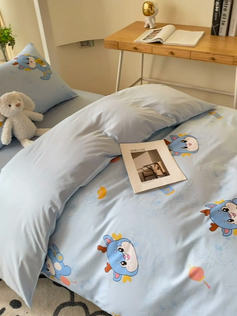 91家纺网 家纺一手货源 找家纺 金鑫汇家纺 2024新款全棉宿舍印花三件套第二批 瑞龙送福