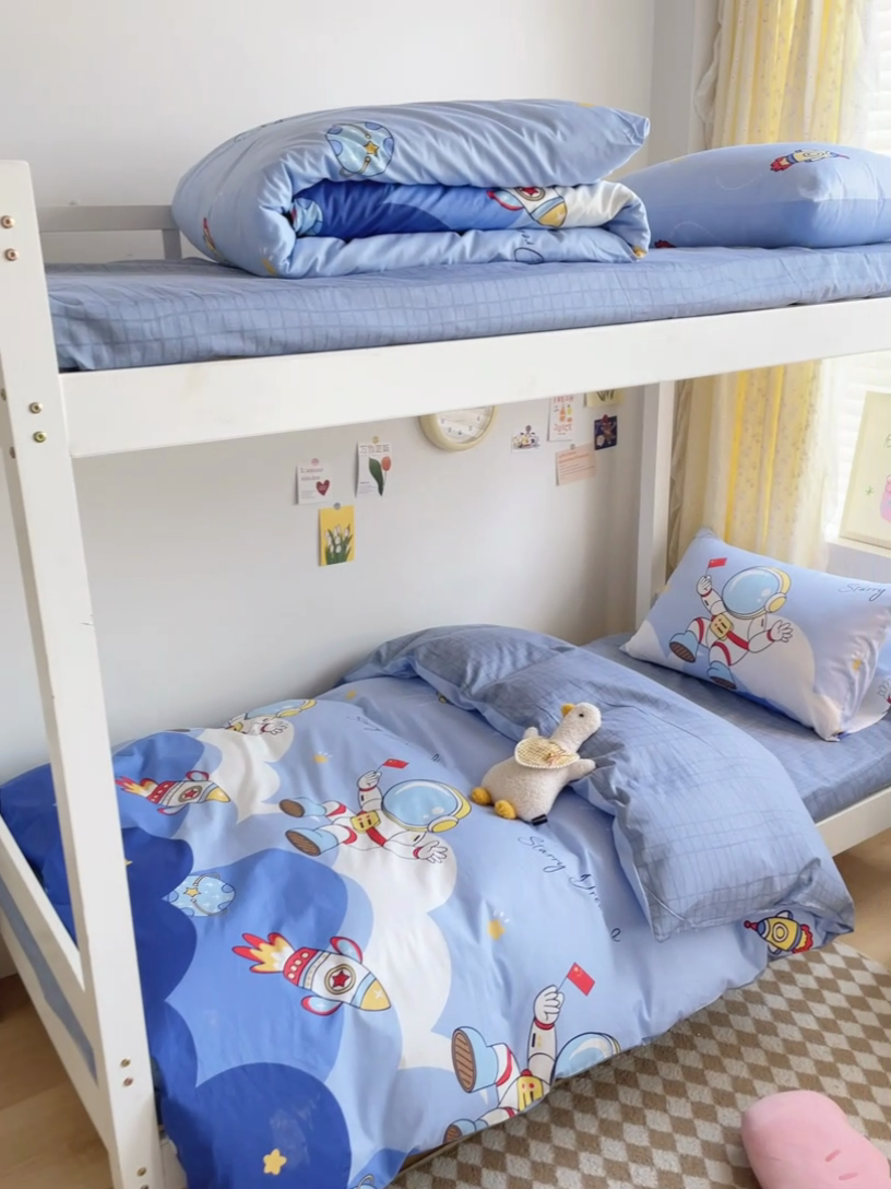 91家纺网 家纺一手货源 找家纺 金鑫汇家纺 2024新款全棉宿舍印花三件套第二批 翱翔太空