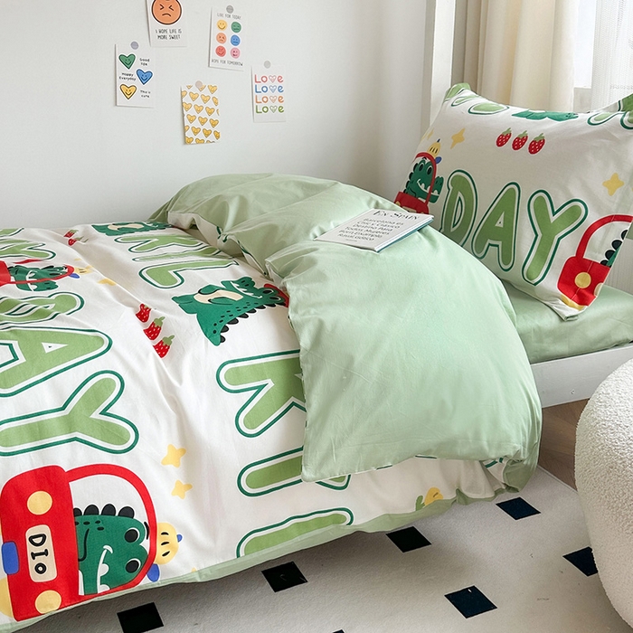 91家纺网 家纺一手货源 找家纺 金鑫汇家纺 2024新款全棉宿舍印花三件套第一批 小鳄鱼日记