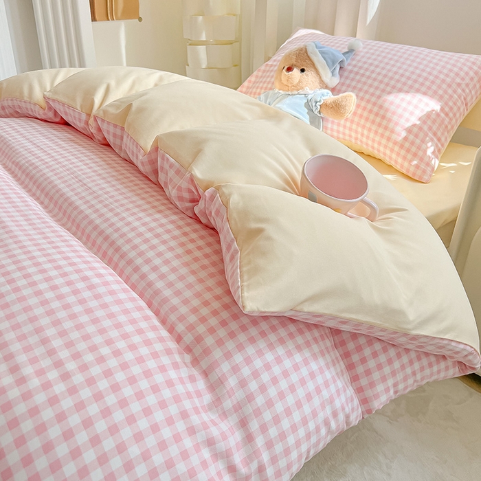 91家纺网 家纺一手货源 找家纺 眠帛家居 2024新款A类学生三件套奶油风小清新毛巾绣暖心系列水洗棉床上用品四件套 暖心-少女粉格