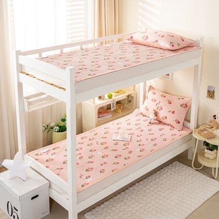 91家纺网 家纺一手货源 找家纺 芷凡家纺 2024新款A类水洗双层纱学生床软垫 甜茶日记