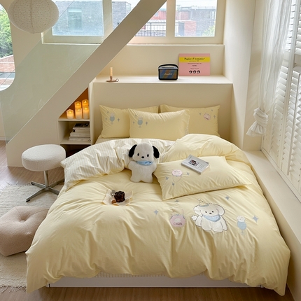 眠屿家纺 2024新款40支全棉水洗棉平绣绣花四件套 小白狗-奶油黄