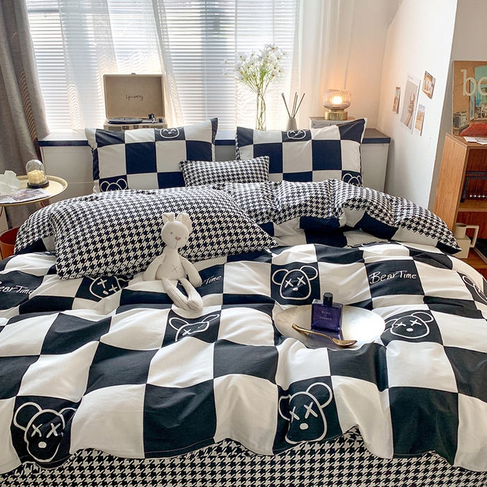 91家纺网 家纺一手货源 找家纺 朵希曼 2026新款全棉渐变色黑白系列四件套 棋盘格小熊