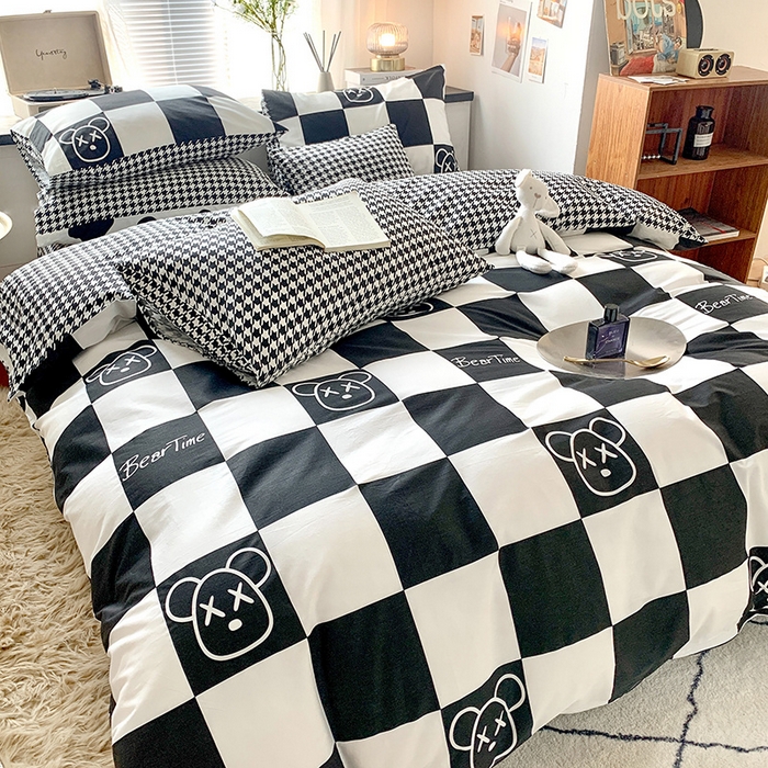 91家纺网 家纺一手货源 找家纺 朵希曼 2026新款全棉渐变色黑白系列四件套 棋盘格小熊