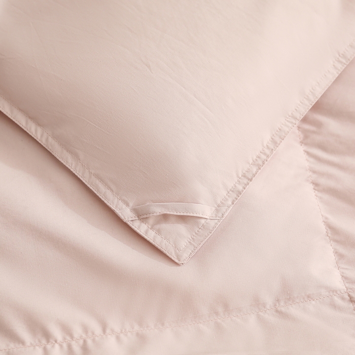 91家纺网 家纺一手货源 找家纺 俏企鹅 2025新款100支可水洗云柔棉羽绒被夏被夏凉被空调被子被芯 奶油粉