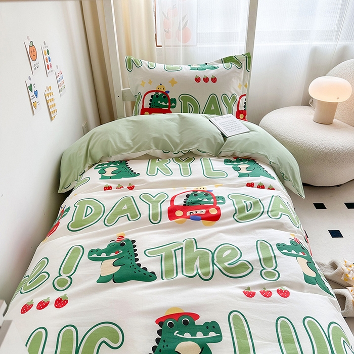 91家纺网 家纺一手货源 找家纺 金鑫汇家纺 2024新款全棉宿舍印花三件套第一批 小鳄鱼日记