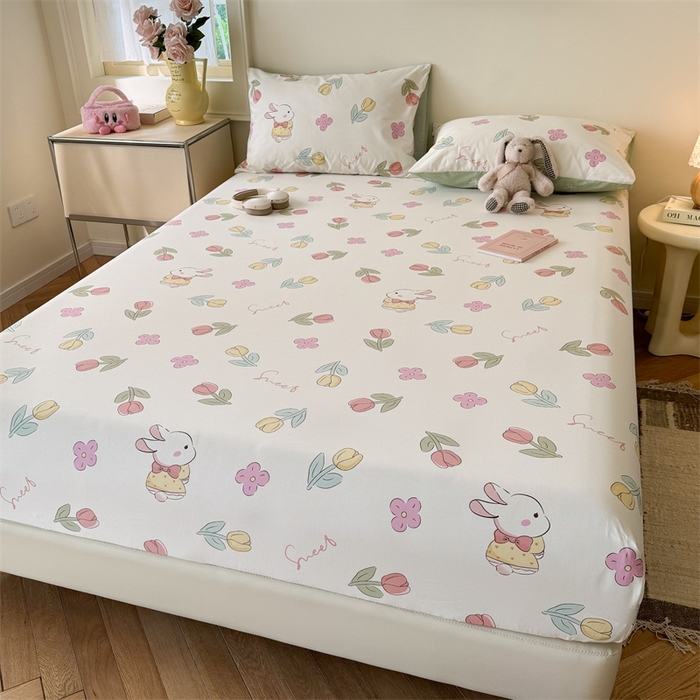 91家纺网 家纺一手货源 找家纺 名兮家居 2024新款全棉卡通印花床笠 春意恋