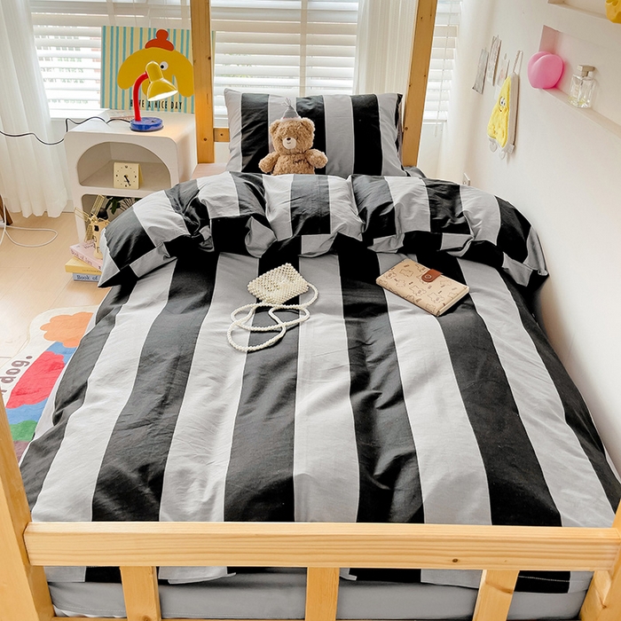 91家纺网 家纺一手货源 找家纺 梦家居 2024新款全棉简约风学生宿舍三件套 宽条深灰