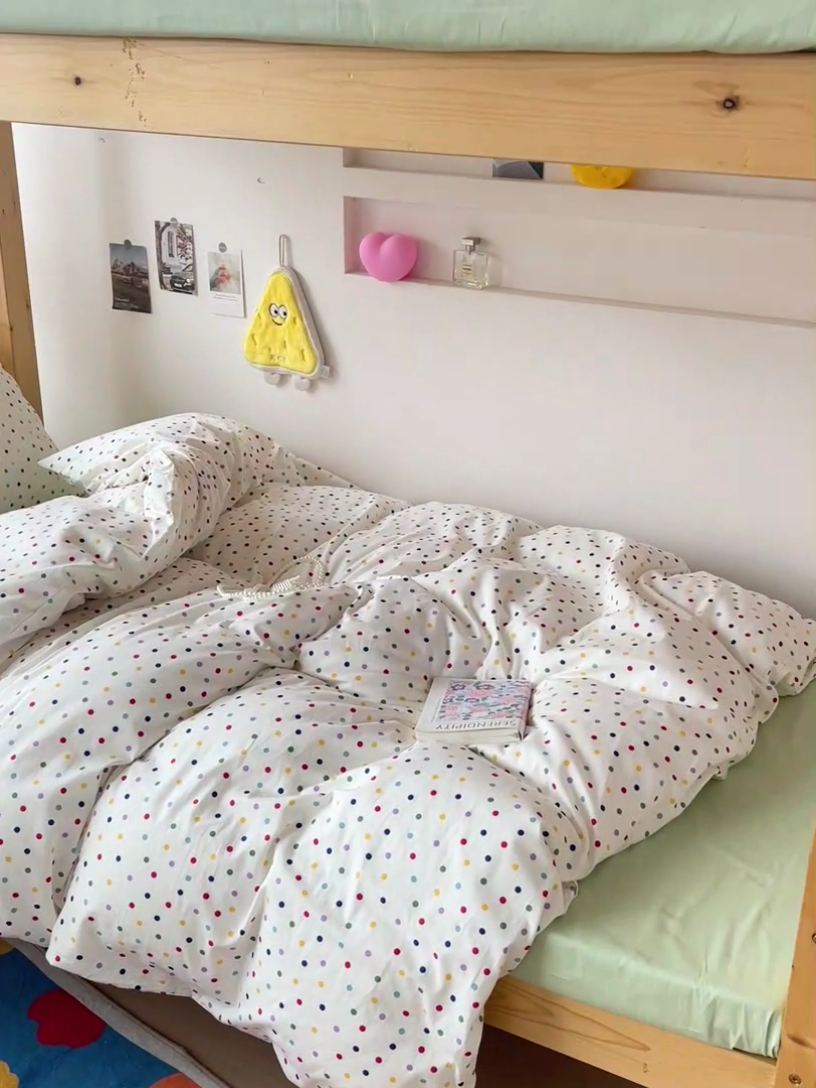 91家纺网 家纺一手货源 找家纺 梦家居 2024新款全棉简约风学生宿舍三件套 彩色点点