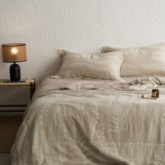 91家纺网 家纺一手货源 找家纺 2024新款亚麻大提花全新系列多功能夏被 铃兰颂麻本色-包边款