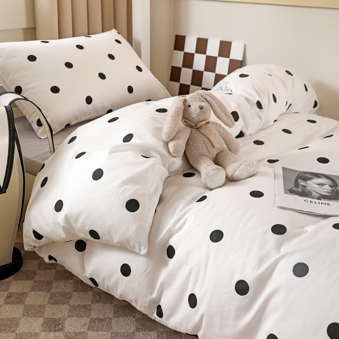 91家纺网 家纺一手货源 找家纺 梦家居 2024新款全棉简约风学生宿舍三件套 波点米白