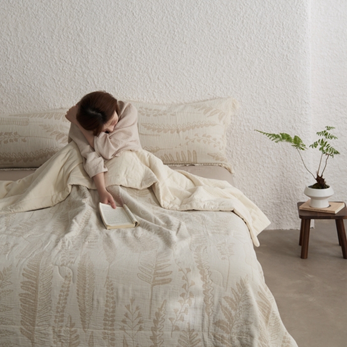 91家纺网 家纺一手货源 找家纺 2024新款亚麻大提花全新系列多功能夏被 铃兰颂米白色-包边款