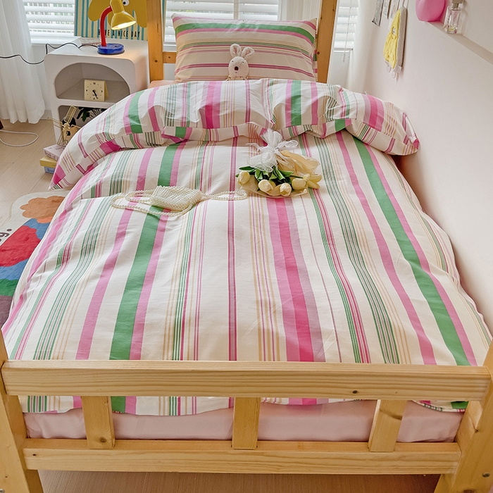 91家纺网 家纺一手货源 找家纺 梦家居 2024新款全棉简约风学生宿舍三件套 彩虹条纹