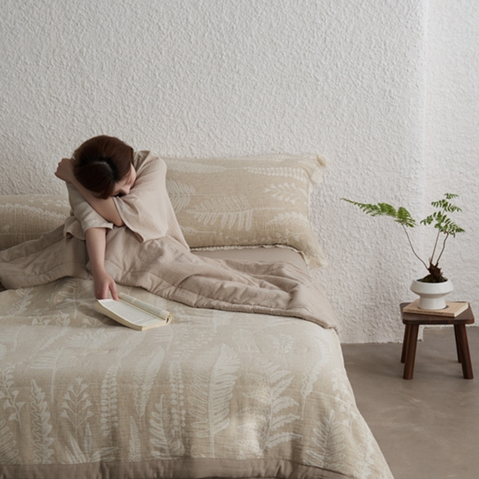 91家纺网 家纺一手货源 找家纺 2024新款亚麻大提花全新系列多功能夏被 铃兰颂麻本色-包边款