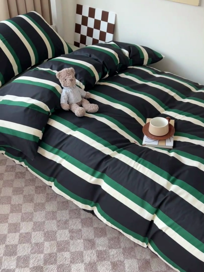 91家纺网 家纺一手货源 找家纺 梦家居 2024新款全棉简约风学生宿舍三件套 梦幻森林