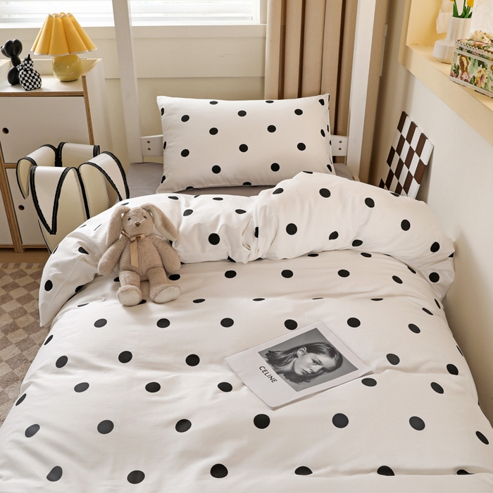 91家纺网 家纺一手货源 找家纺 梦家居 2024新款全棉简约风学生宿舍三件套 波点米白