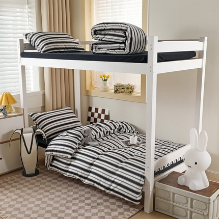 91家纺网 家纺一手货源 找家纺 梦家居 2024新款全棉简约风学生宿舍三件套 黑白条纹-黑