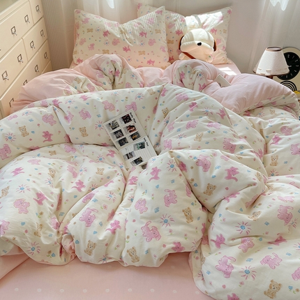 91家纺网 家纺一手货源 找家纺 瑞莱 （持续上新）2024春季13372全棉印花四件套-卡通系列 粉色花火