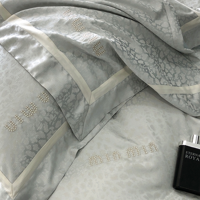 91家纺网 家纺一手货源 找家纺 （总）MIU缪家居 2024新款100支全棉高精密金银线色织提花四件套-慵懒之豹