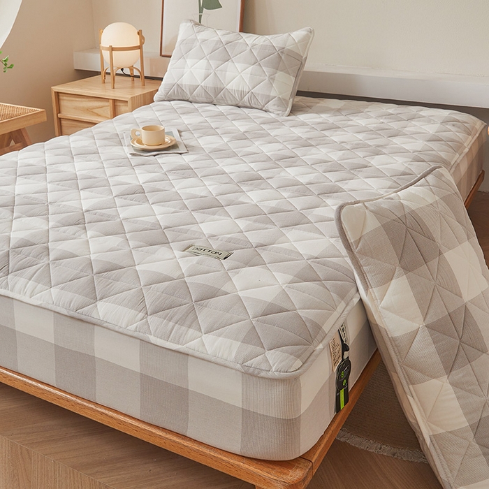 91家纺网 家纺一手货源 找家纺 3C 2024新款全棉水洗棉色织大豆夹棉抗菌床笠 椰子灰大格