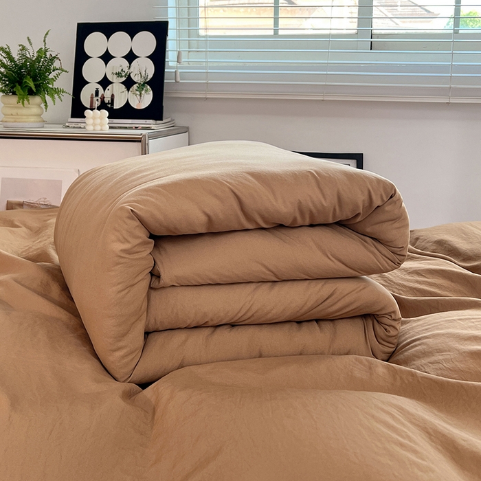 91家纺网 家纺一手货源 找家纺 贝拉梦家纺 2024新款褶皱炒鸡糯纯色水洗棉学生床三件套 焦糖