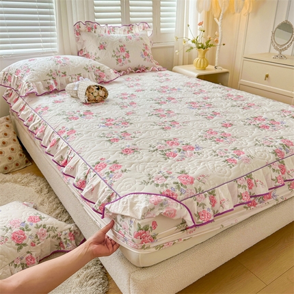 91家纺网 家纺一手货源 找家纺 宜凡家纺 2024新款全棉印花公主风夹棉床笠三件套 南薇