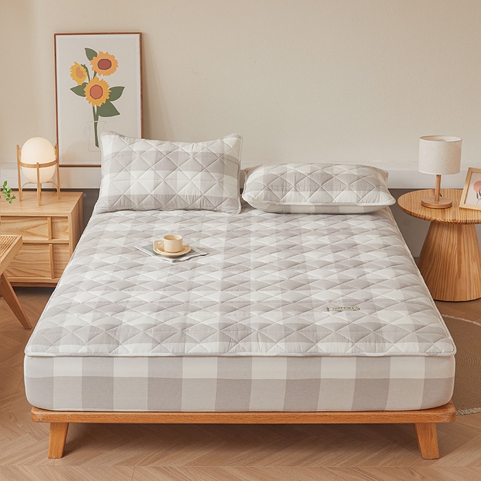 91家纺网 家纺一手货源 找家纺 3C 2024新款全棉水洗棉色织大豆夹棉抗菌床笠 椰子灰大格