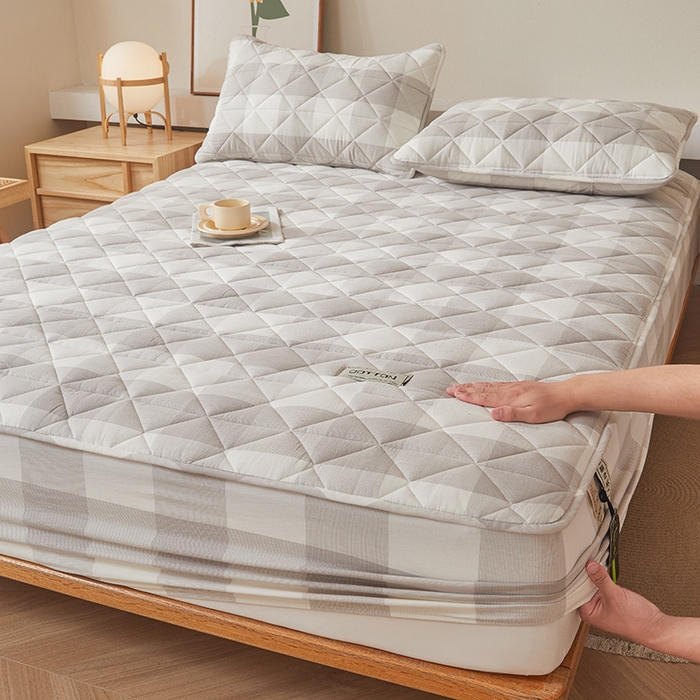 91家纺网 家纺一手货源 找家纺 3C 2024新款全棉水洗棉色织大豆夹棉抗菌床笠 椰子灰大格