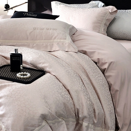 91家纺网 家纺一手货源 找家纺 （总）MIU缪家居 2024新款100支全棉高精密金银线色织提花四件套-慵懒之豹