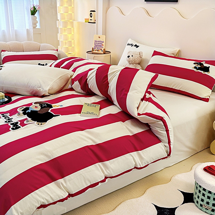 91家纺网 家纺一手货源 找家纺 大境 2024新款毛巾绣全棉纯棉学生三件套四件套 幸运狗-红条